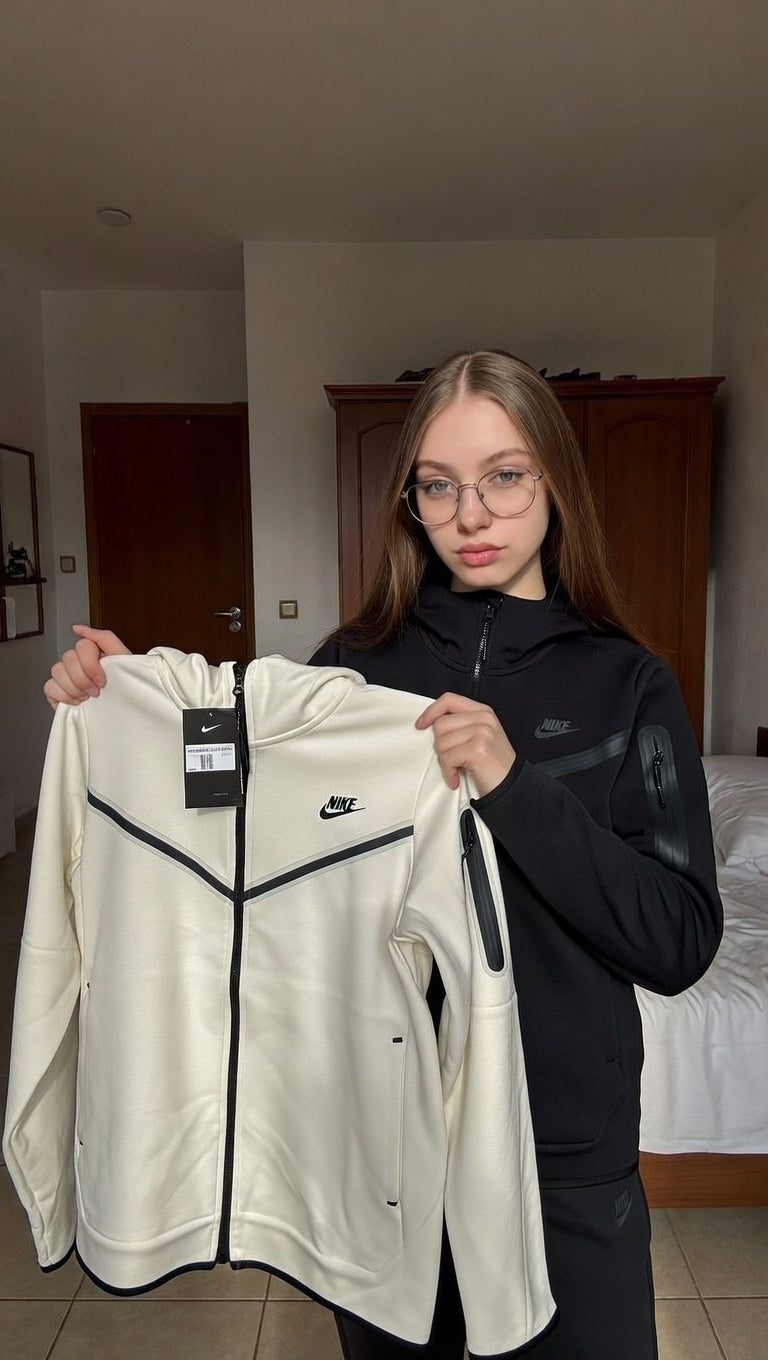 Tech Fleece normally