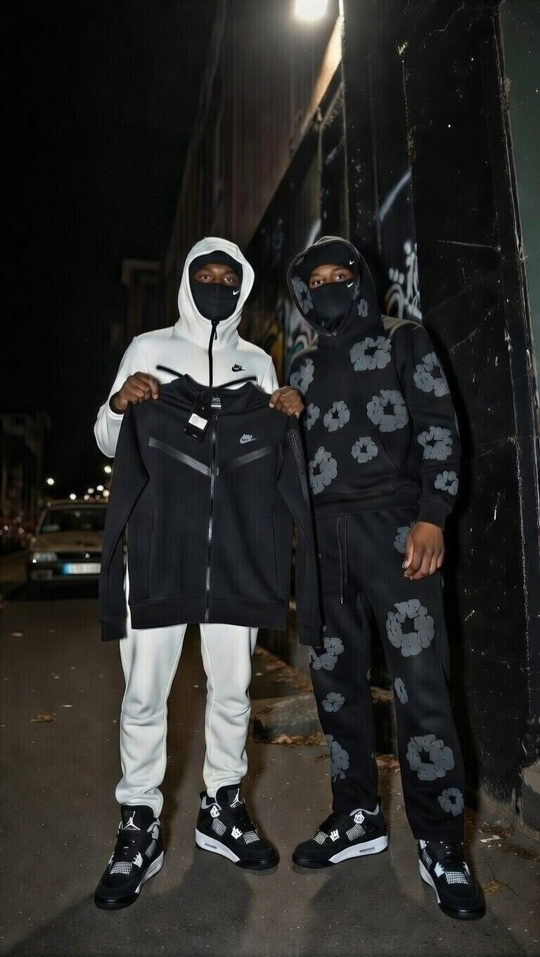 Tech Fleece normally