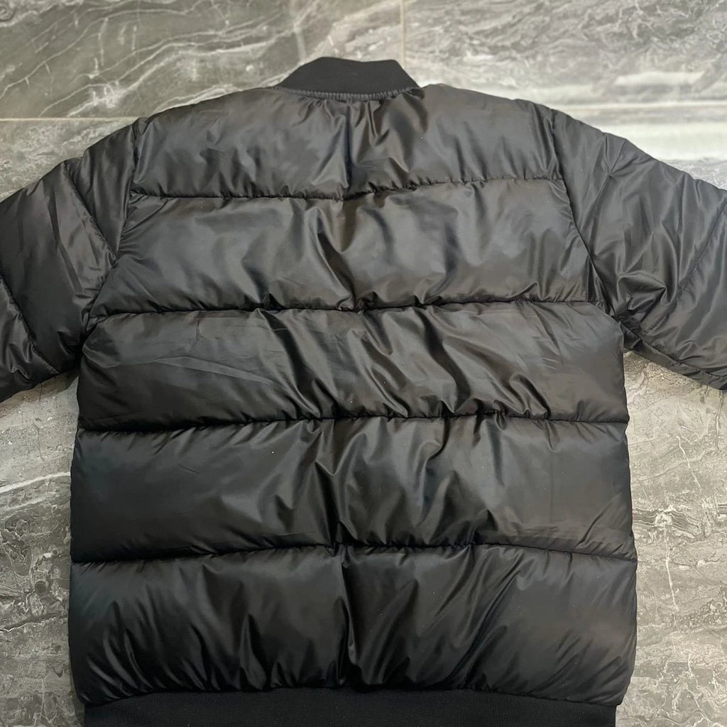 Casaco NK modelo vôo
