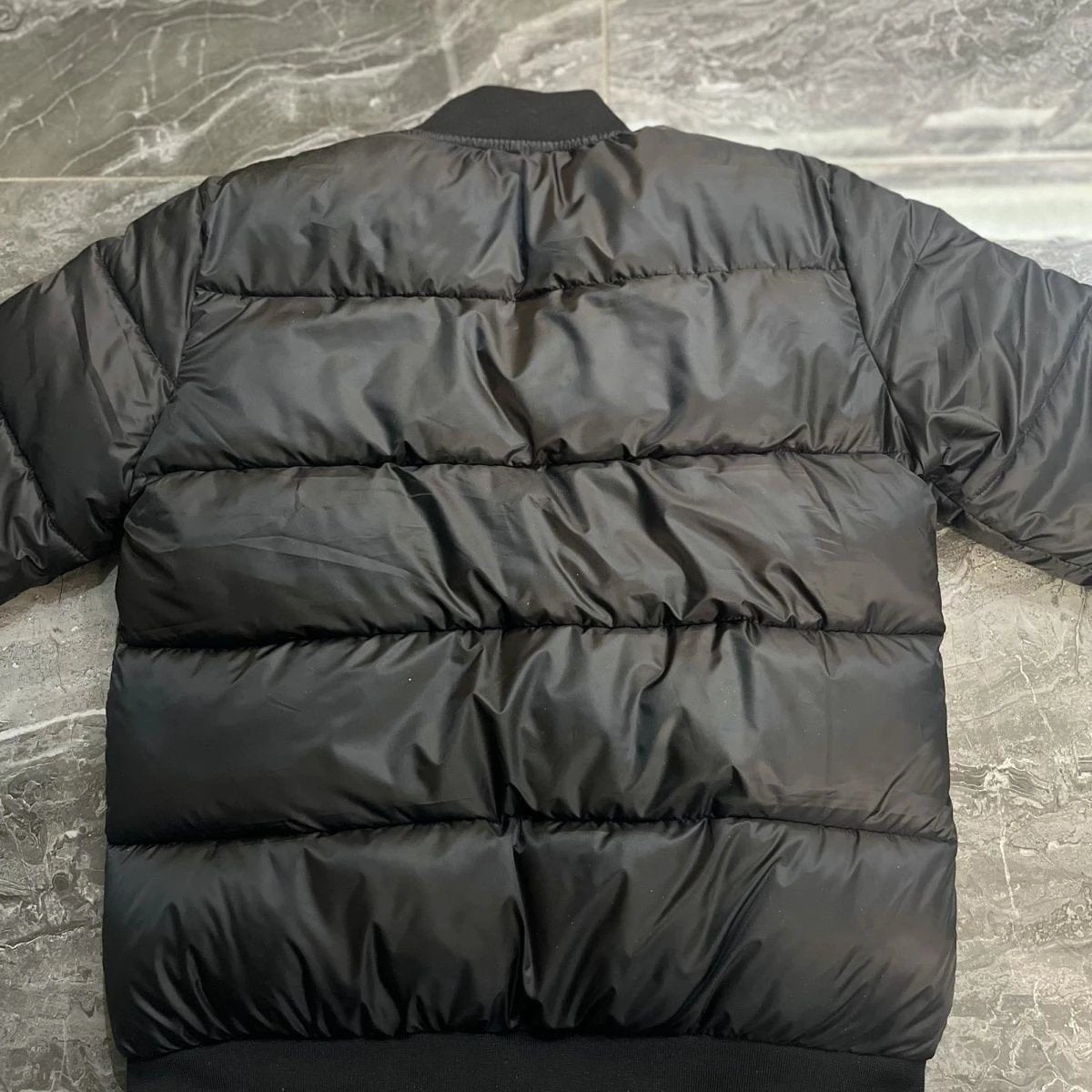 Casaco NK modelo vôo